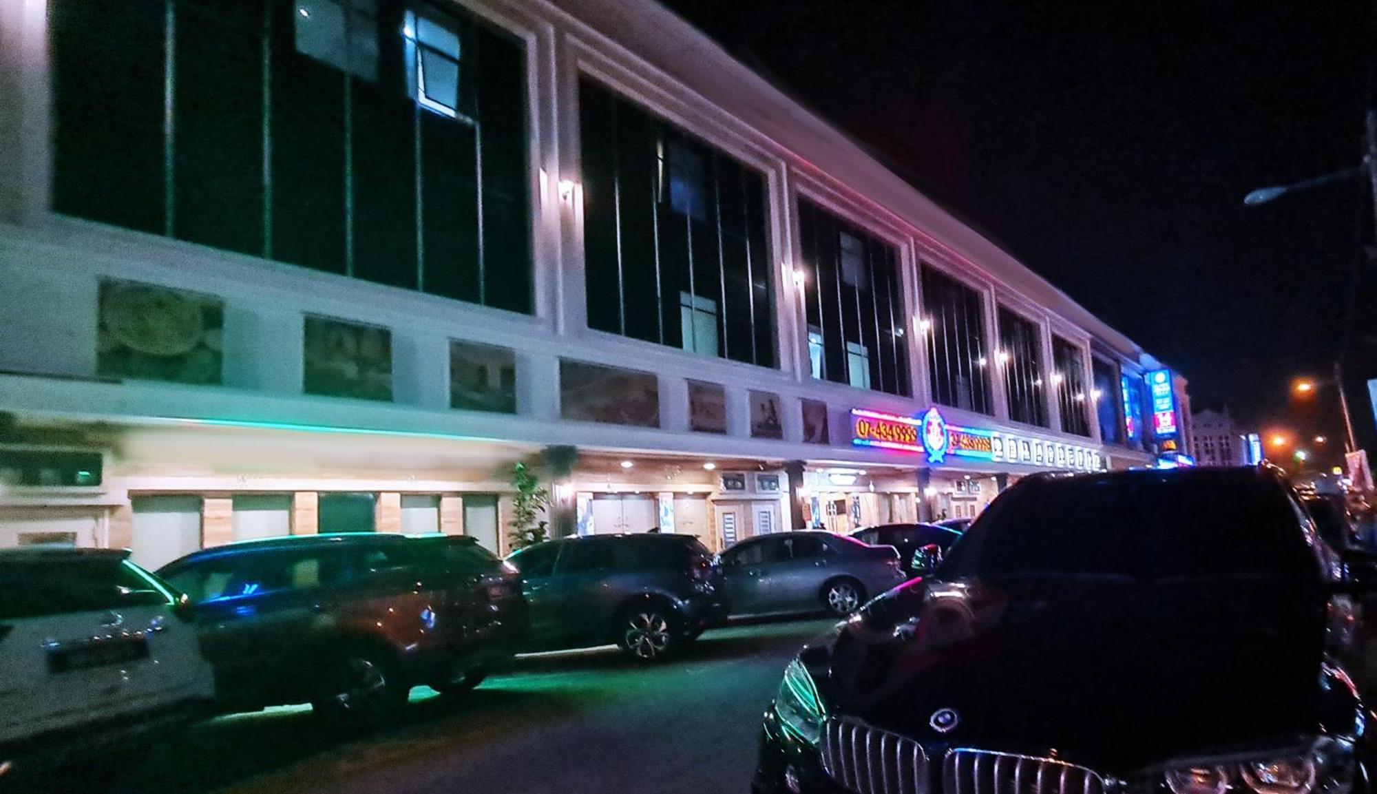 Star Romantic Batu Pahat Luaran gambar